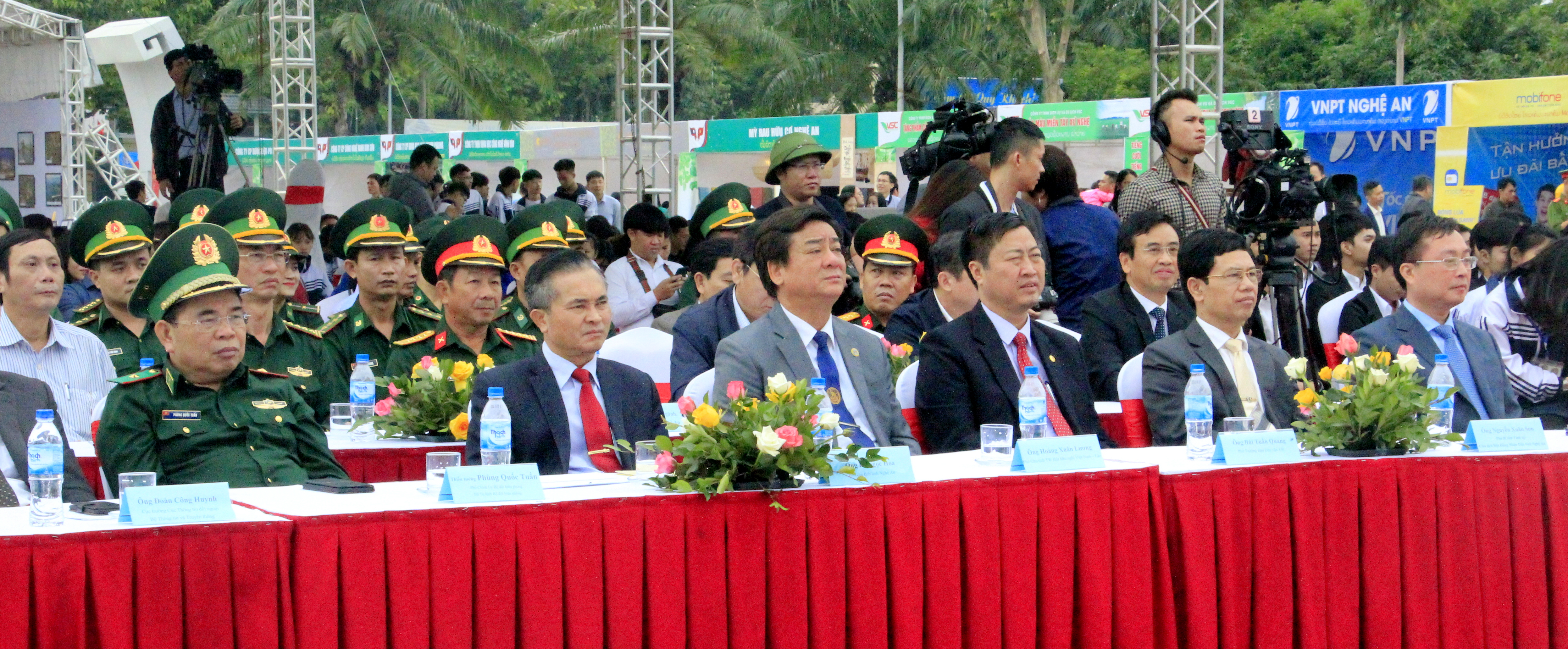 Khai mạc Ngày hội  “Thắm tình hữu nghị đặc biệt Việt Nam - Lào” năm 2019